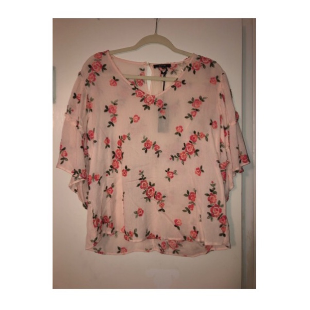 Light pink floral Miss Me top